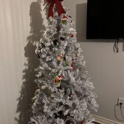 White Christmas Tree 
