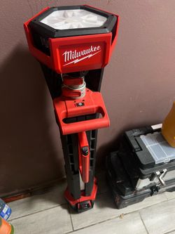 Milwaukee rocket light m18 gen 2 $220 firm