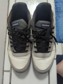 Youth Size 5 Reeboks In Good Condition