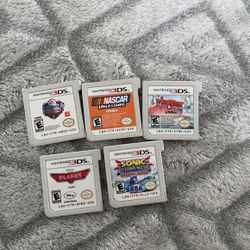 5 NINTENDO 3 DS GAMES 