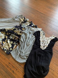 Set of womens clothes size M (and one 4)
