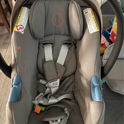 Cybex Aton G Swivel with base included