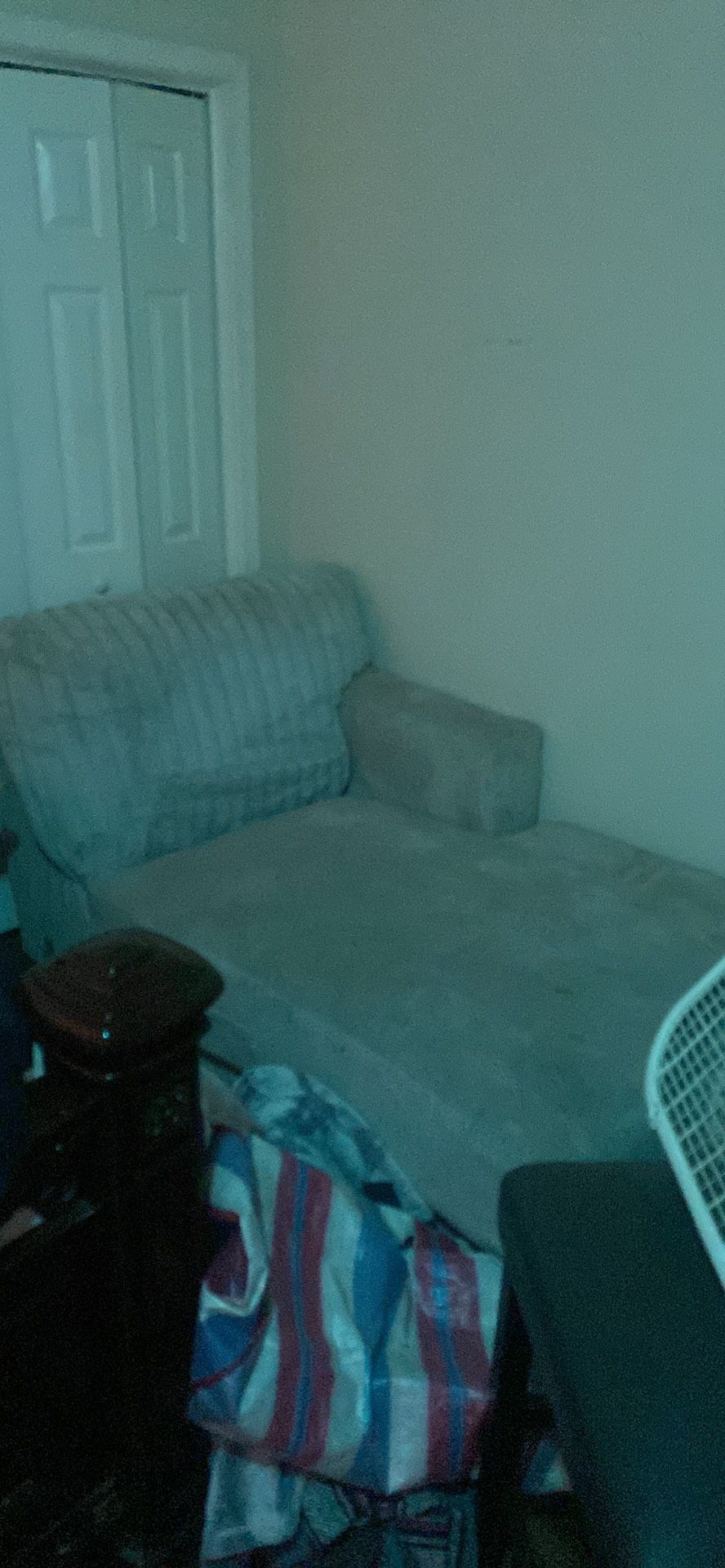 Day Bed,Marble Table and Tempu-Pedic luxeBreeze bed