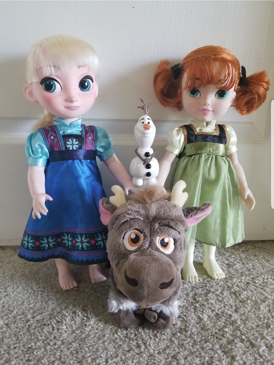 Disney Store Frozen dolls Animator's Elsa 16" and Disney Collection Ana toddler doll with reindeer S