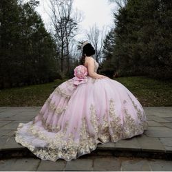 Quinceañera Dress Pink Size 4 Adjustable / Vestido rosa de quinceañera talla 4 ajustable. 