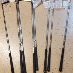 New LH Set Of Golf Irons
