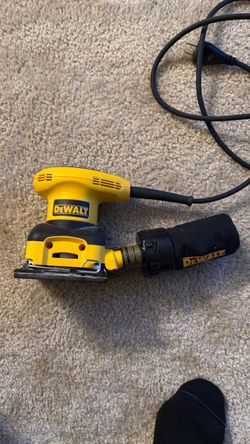 DeWalt sander