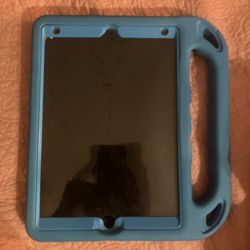 iPad 10.2 (9th Gen.) × 1 (WiFi Only, 64GB, Flawless)