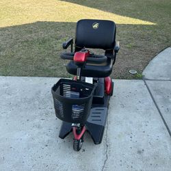 2019 Motorized Scooter & Ramp