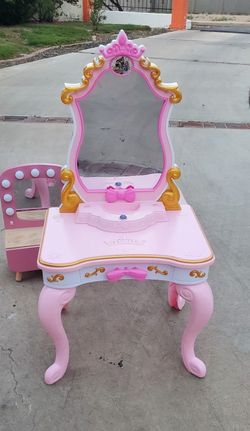 Toddlers Vanity