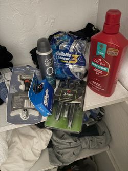 Men's Grooming Bundle – Razors, Deodorant & Shampoo