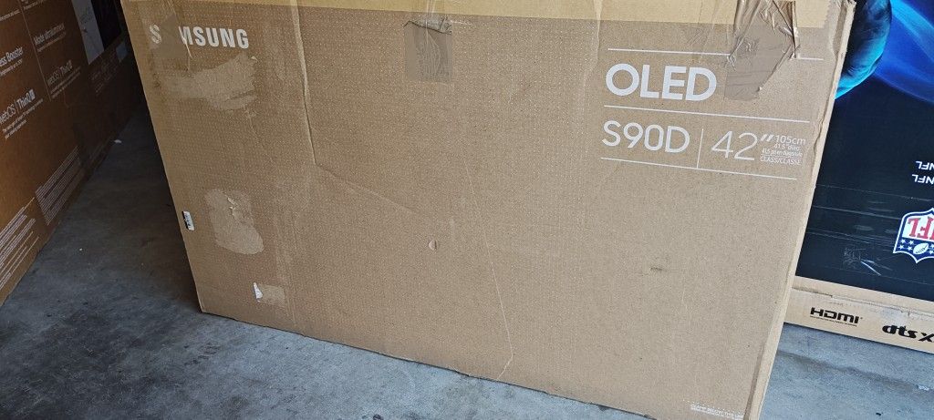Samsung - 42” Class S90D Series OLED 4K UHD Smart Tizen TV