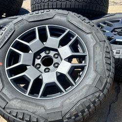 4) OEM 2025 Tesla Cybertruck Wheels Goodyear All Terrain Tires SENSORS 85+% LT285/65R20