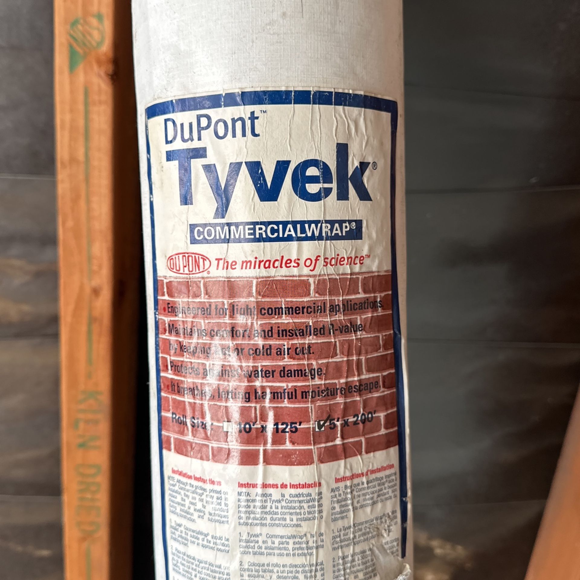 Tyvek Dupont 5’x200’