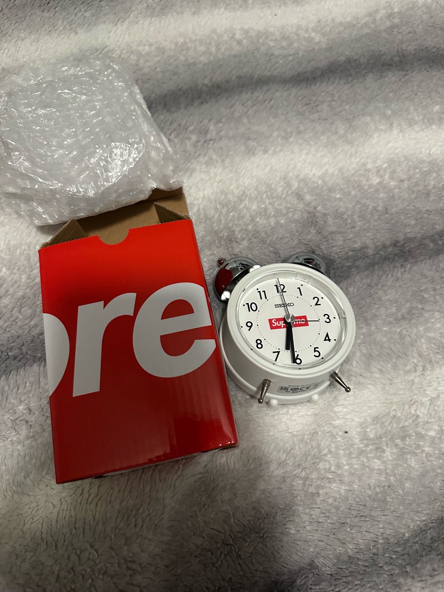 Supreme SEIKO alarm clock 90$