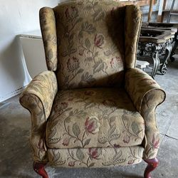 Vintage Lane Furniture Queen Anne Wingback Recliner Chair