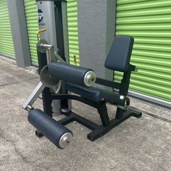 Tuff Stuff Leg curl / Leg extension Combo Machine 