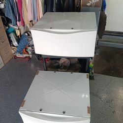 2- PEDESTALS LIKE NEW CONDITION 