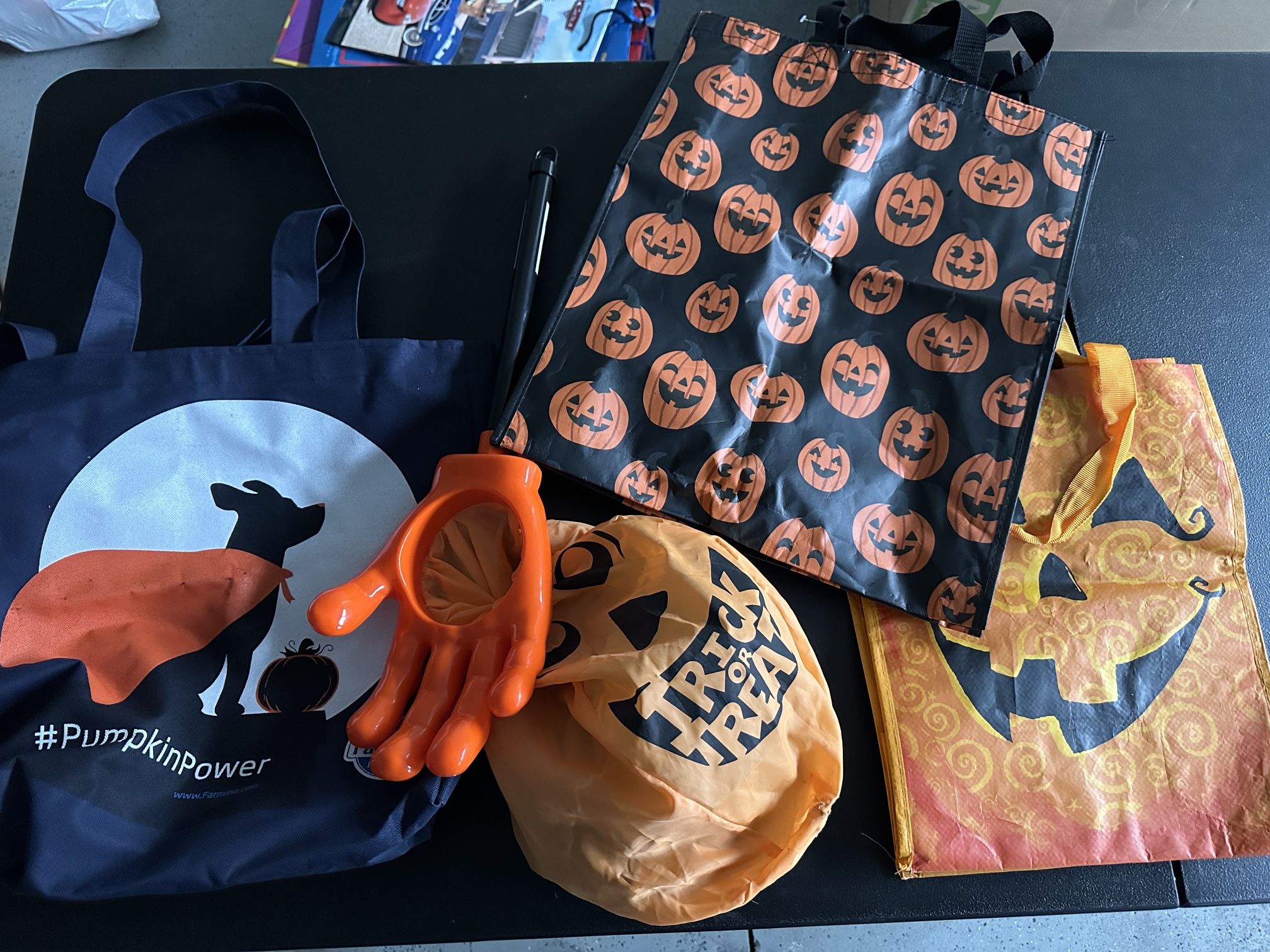 Set Of Halloween Bags For Trick Or Treaters!