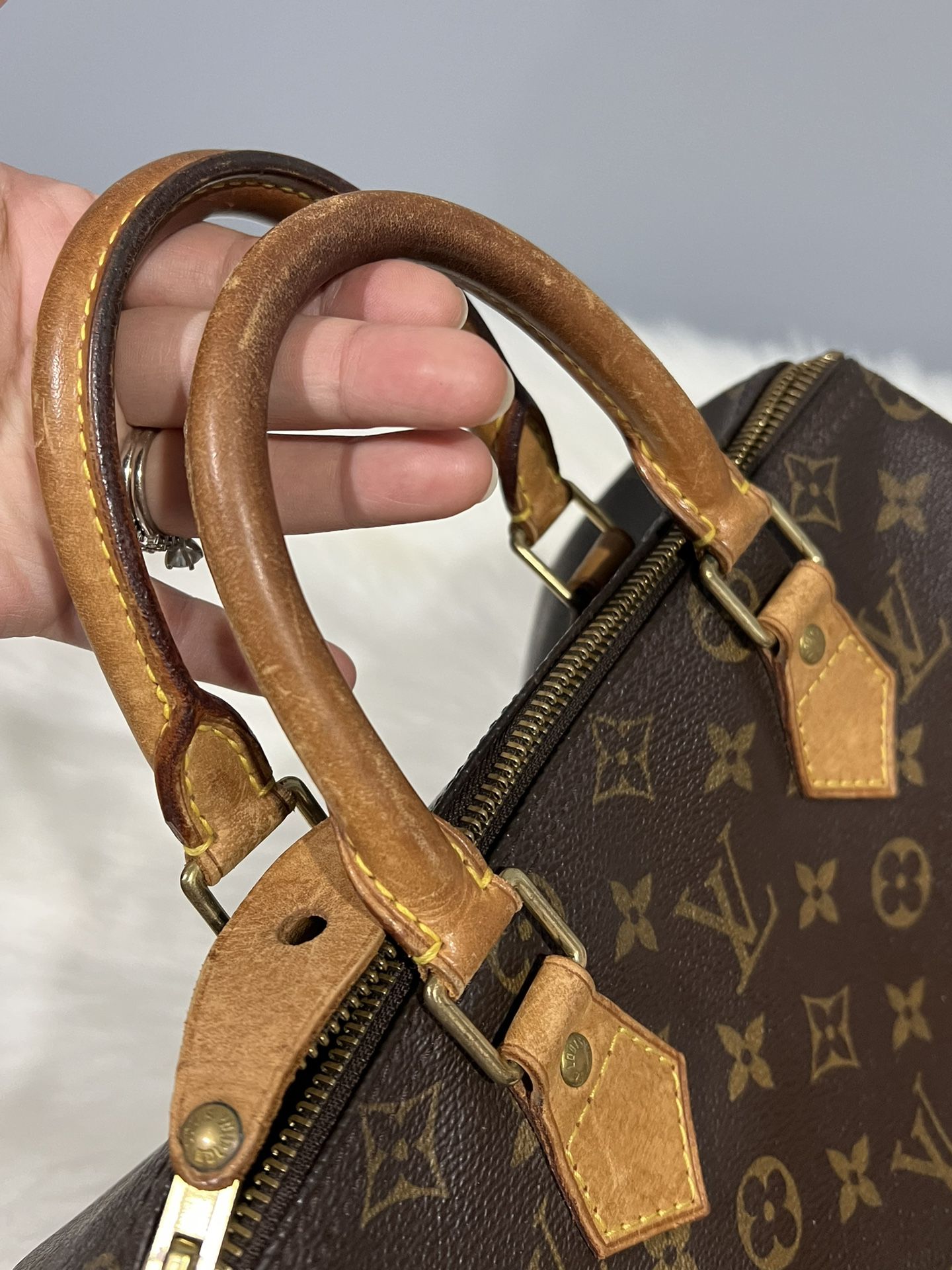 Louis Viton Bag for Sale in Palos Hills, IL - OfferUp