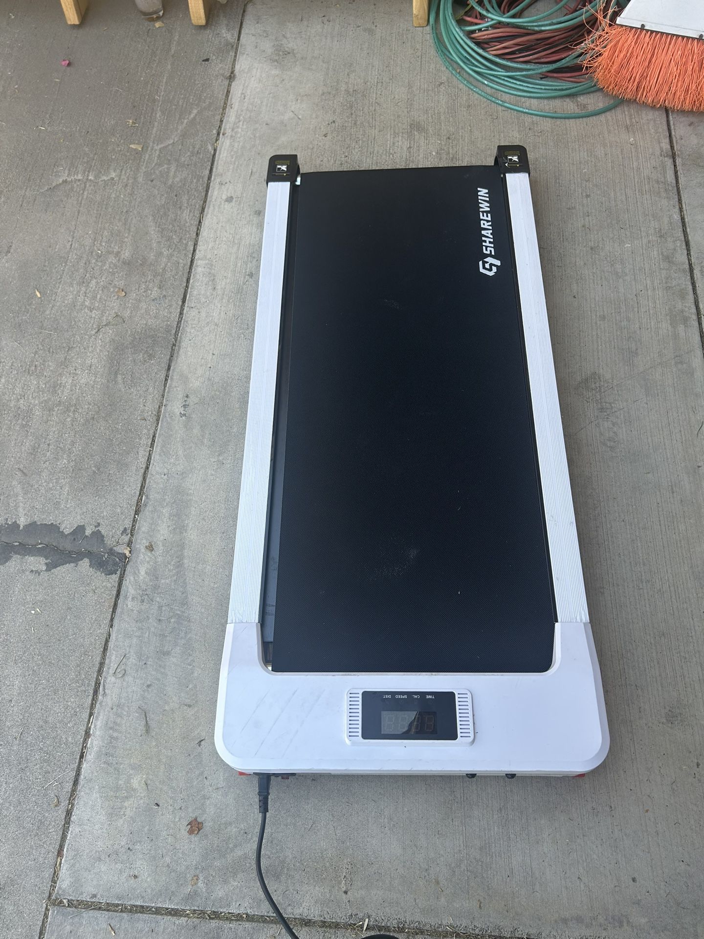 Treadmill 2- 5 HP Electric With Control Remote