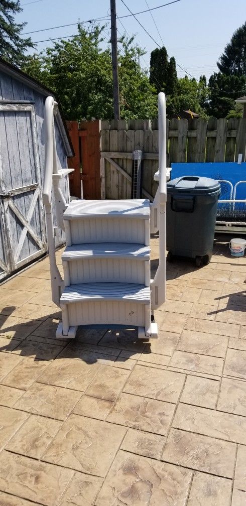 Inground pool steps 