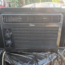 Midea 5000 BTU Window Unit 