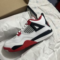 PRICE DROP 1.5Y Kids Jordan 4 NEW 