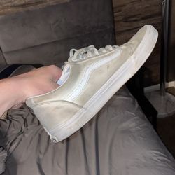 Men’s White Vans 