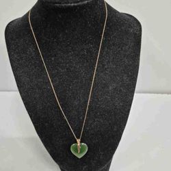 14k Gold Jade Heart Necklace 