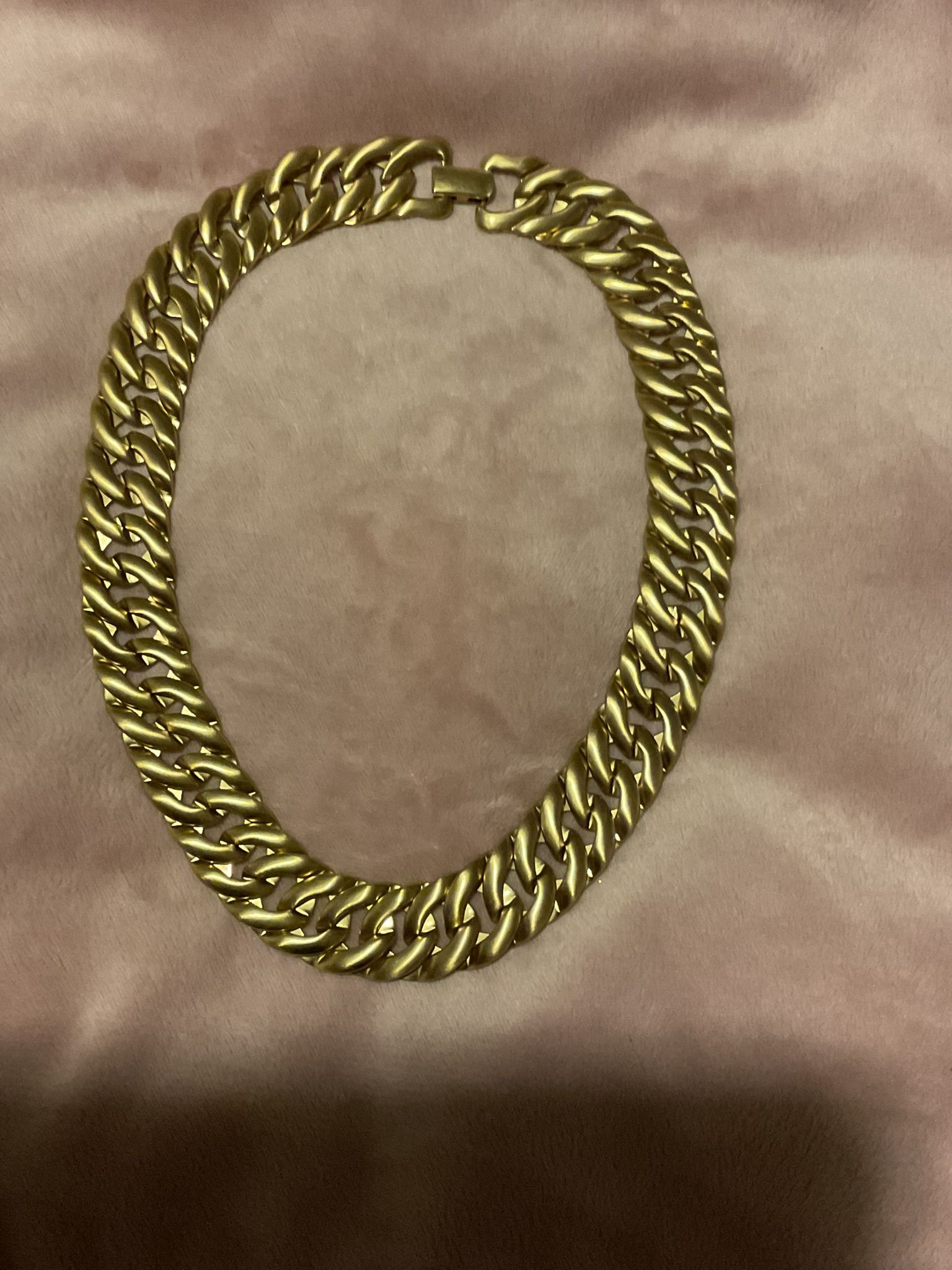 Vintage Cuban Link Chain Gold Tone Choker Style Retro Necklace It’s Like New It’s Signed Monet