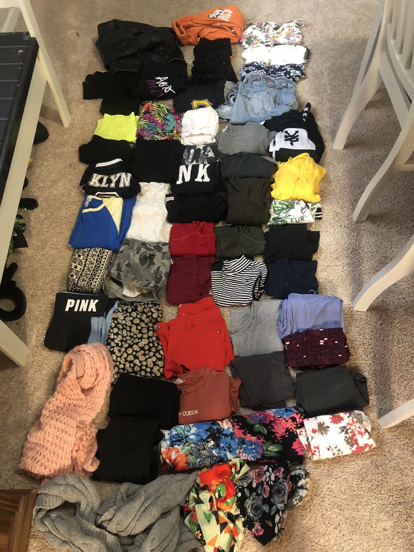 Women’s/juniors clothes size xs/s