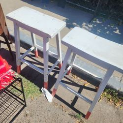 FREE 2 white stool bars