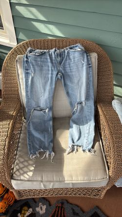 Women’s Zara Boyfriend Ripped Jeans - Size 10