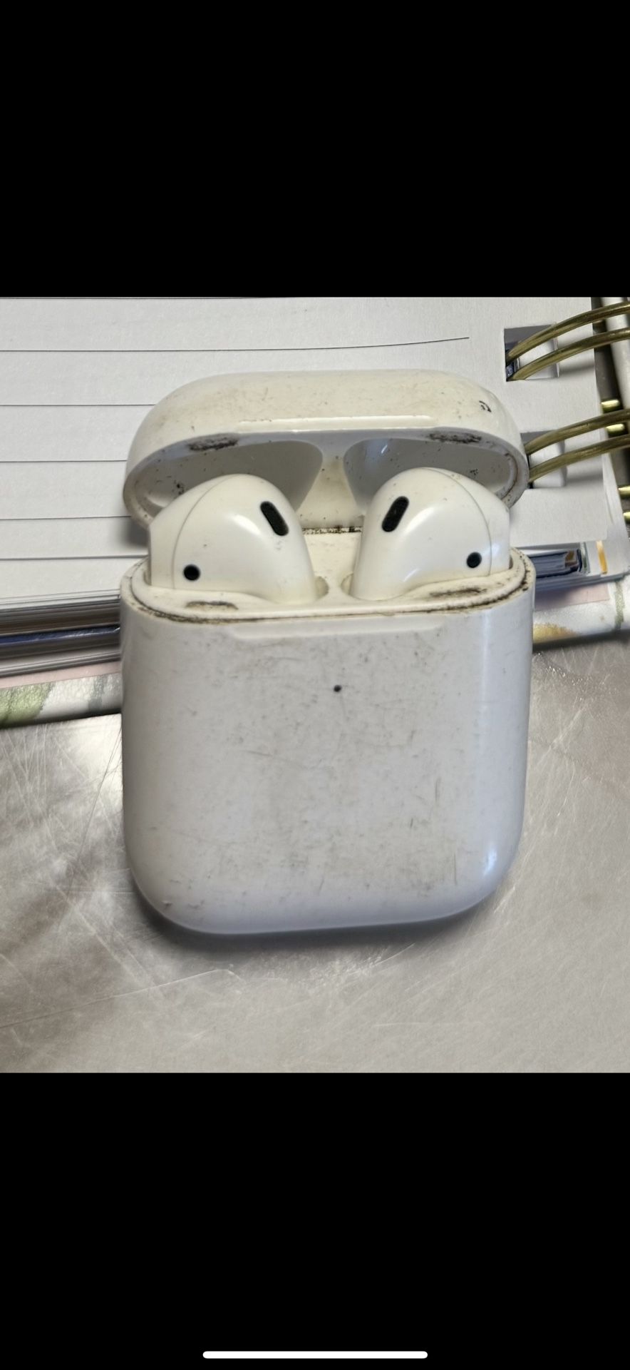 AirPods Apple