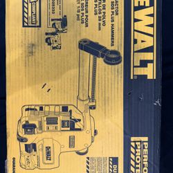DEWALT Multi-Surface Dust Extractor