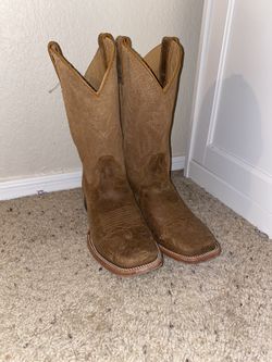 Boots ( Cody James)
