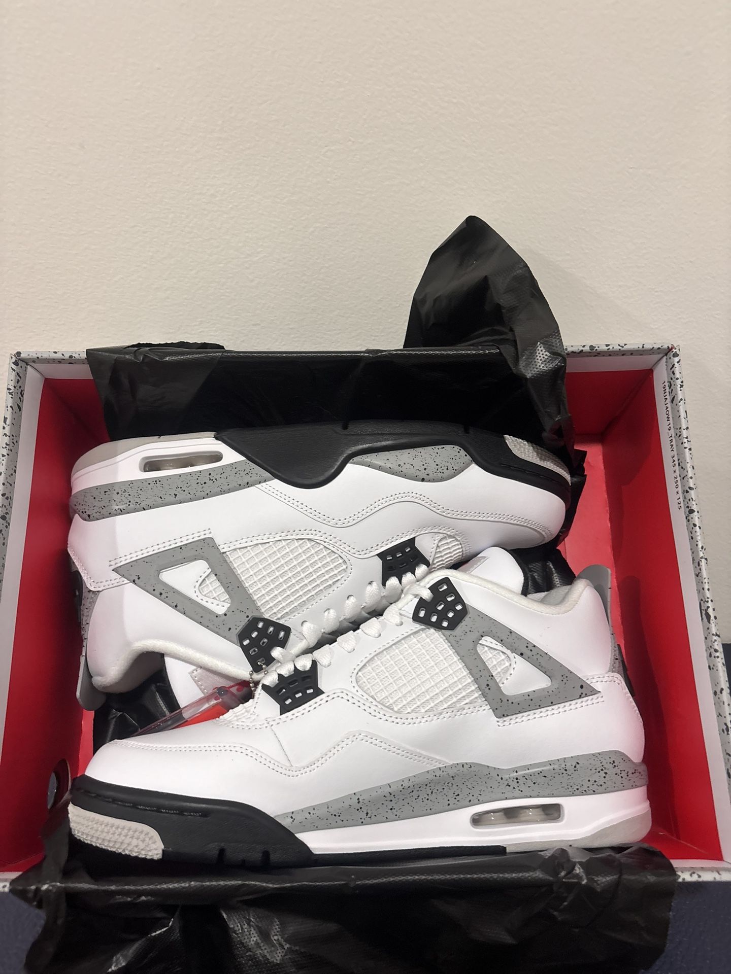 Jordan 4 White Cement Size 9.5