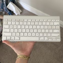 Apple Wireless Keyboard 