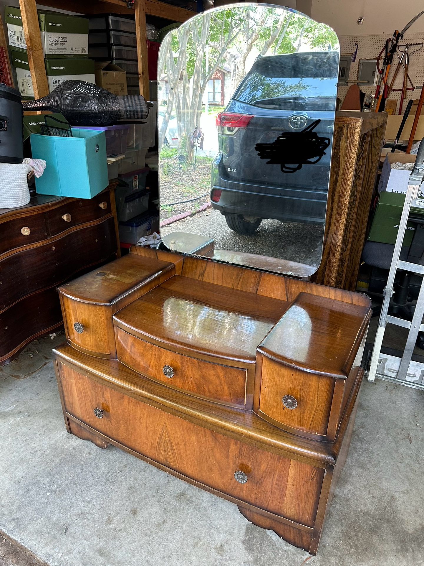 1940’s Art Deco 4-Drawer Vanity With Daisy Pulls