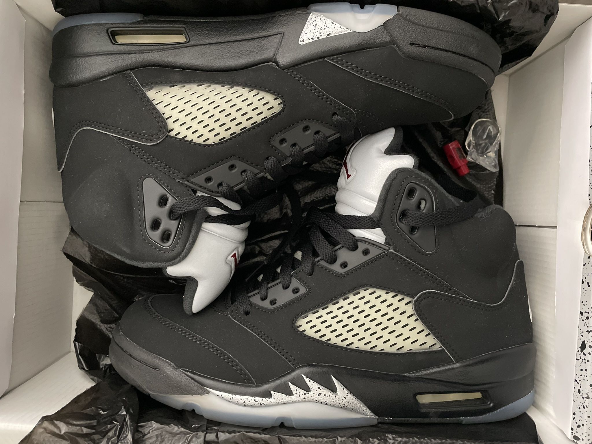 JORDAN RETRO 5 “BLACK METALLIC” SIZE 8