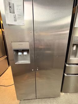 Frigidaire 25.6cu ft refrigerator