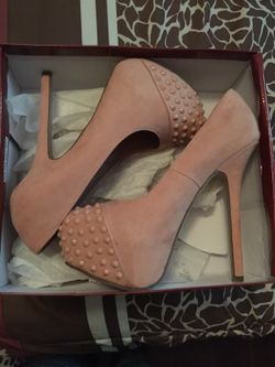 New high heels size 7 1/2