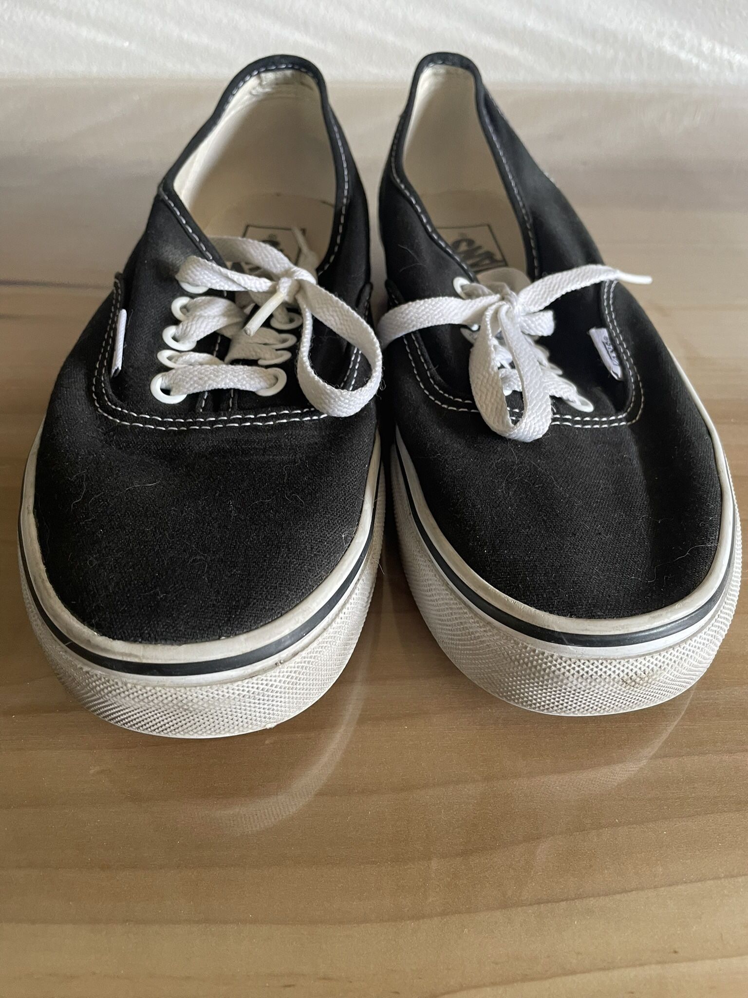 Vans Authentic Unisex Sneakers, Black/White 9 US Womens/7.5 US Mens