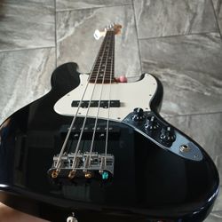 FENDER JAZZ BASS 