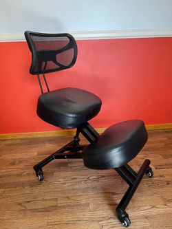 Kneeling chair with back rest, rolling.