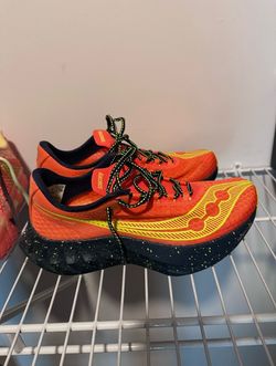 Saucony Endorphin Pro 4 Solar (Mens 8.5)
