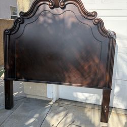 Wooden queen bedframe