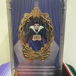 Cinemark Snow White Mirror Lenticular Popcorn Bucket - Limited Edition Exclusive