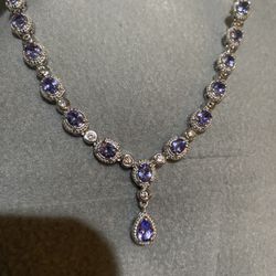 Beautiful Tanzanite & natural White Zircon Necklace - new 